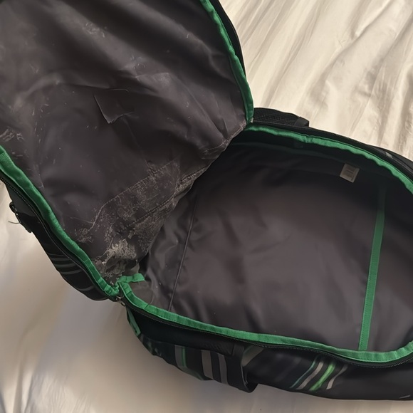 Case Logic large laptop backpack, fits 15-16” laptops - Picture 5 of 8